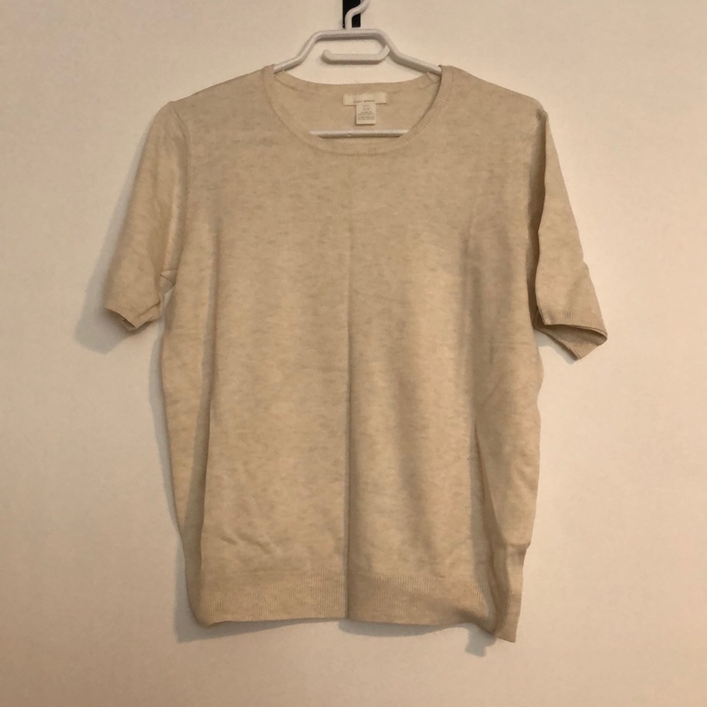 Short sleeve sweater